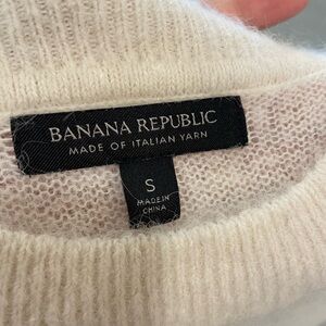 Banana Republic Women's Cream Sweater